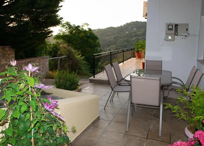 D & K בית נופש Makrirrákhi