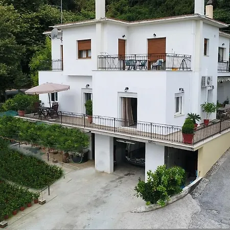 D & K * Μακρυράχη